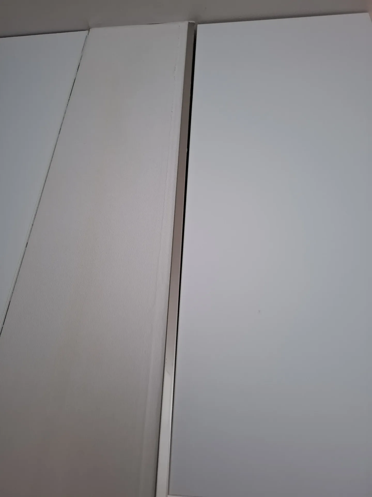 인천 싱크대 부분수리 — 상부장 문짝 교체 · 다른 현장 작업 사진 수리 전